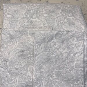 Ralph Lauren Gray & White Aaron Paisley Queen Flat Top Sheet w/2 pillow cases